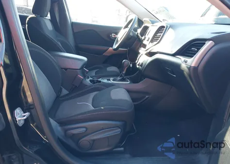 2018 Jeep Cherokee Latitude Fwd z USA, uszkodzony, nr VIN 1C4PJLCB2JD537456